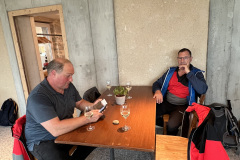 Staerkung-vor-dem-Hoehenweg-Rest-Laegern-Hochwacht
